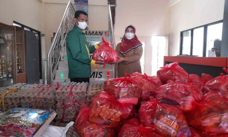 Bantu Warga yang Isoman, Baznas Bontang Salurkan 130 Peket Sembako di Bontang Selatan