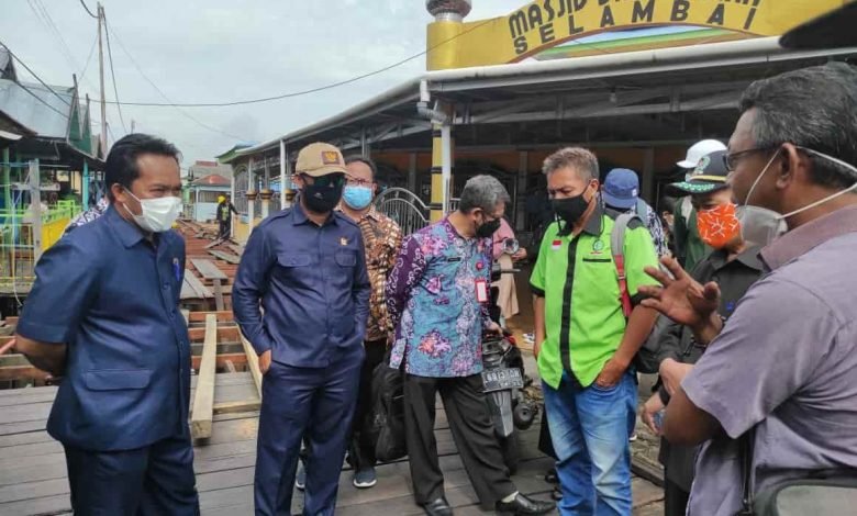 Dewan Desak Kontraktor Percepat Pembangunan Jembatan di Kampung Selambai