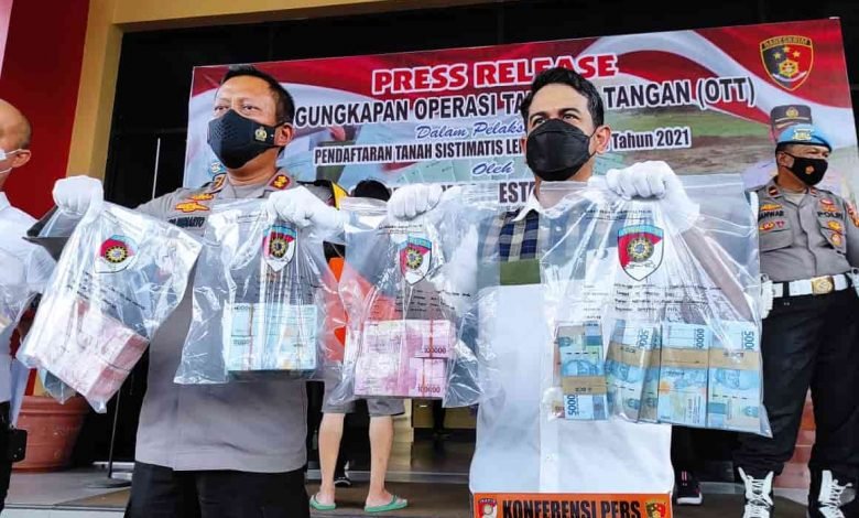 Terlalu!! Lurah Sungai Kapih Dalang Aksi Pungli di Program Jokowi, Korban Dipungut Iuran Rp3 Juta