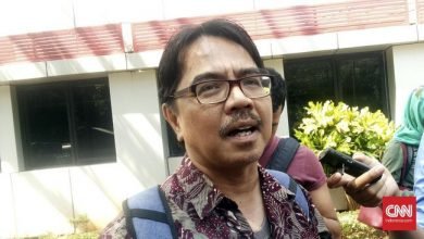 Pernyataan Ade Armando soal Salat 5 Waktu Ramai Dikritik