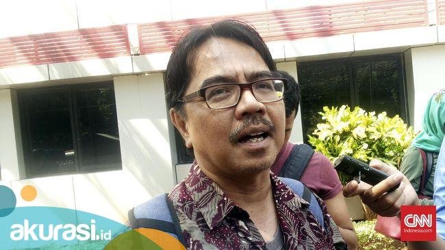 Pernyataan Ade Armando soal Salat 5 Waktu Ramai Dikritik