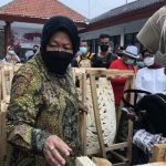 Risma Hampir Pingsan saat Tinjau Longsor di Sibolangit