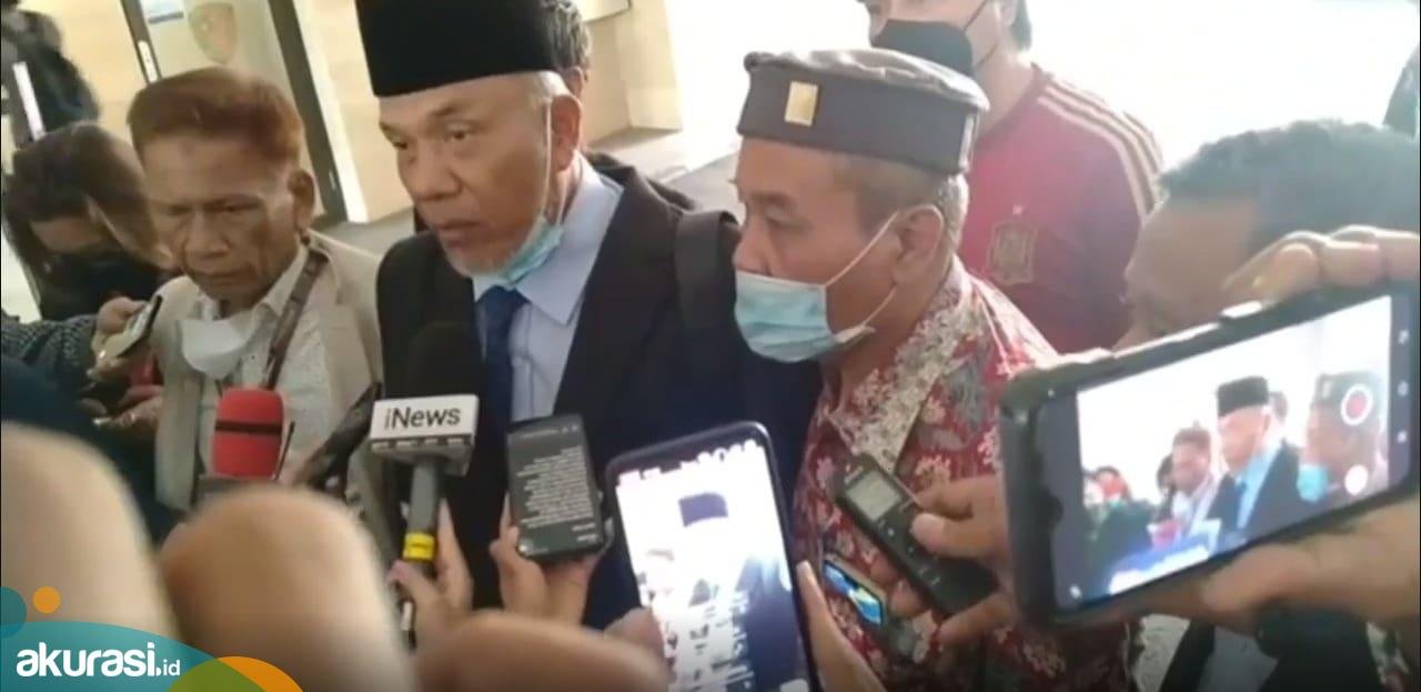 Ketua Tim Kuasa Hukum Edy Mulyadi, Herman Kadir hadir di Bareskrim Mabes Polri - akurasi.id