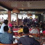 Suasana konsolidasi 69 masyarakat ada di Samarinda tuntut Edy minta maaf secara langsung - Akurasi.id