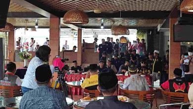 Suasana konsolidasi 69 masyarakat ada di Samarinda tuntut Edy minta maaf secara langsung - Akurasi.id