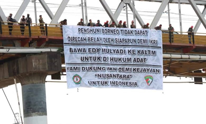 Tuntut Edy Mulyadi Dihukum, LPADKT-KU Ancam Akan Tutup Akses Perlintasan Sungai Mahakam - Akurasi.id