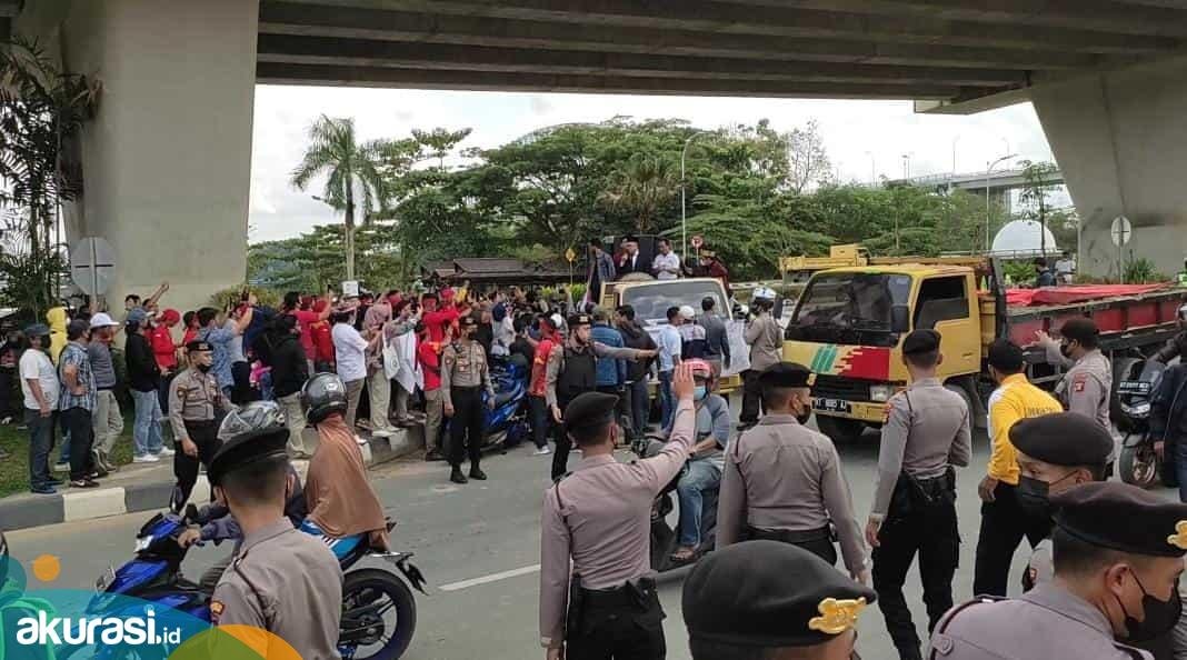 Tuntut Edy Mulyadi Dipenjara, Koalisi Pemuda Kaltim Gelar Aksi Demo - Akurasi.id