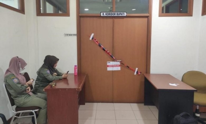 Ruang pejabat publik di PPU disegel KPK. Dugaan, KPK OTT Bupati PPU. (istimewa)