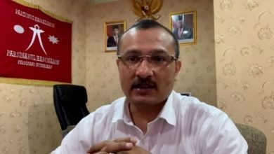 Netizen Marah Gegara Cuitan 'Allahmu Lemah' Ferdinand Hutahaean