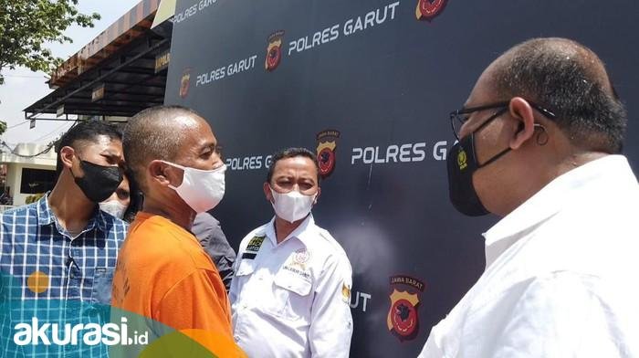 Buntut Gaji Tak Dibayar, Eks Guru Bakar Sekolah di Garut