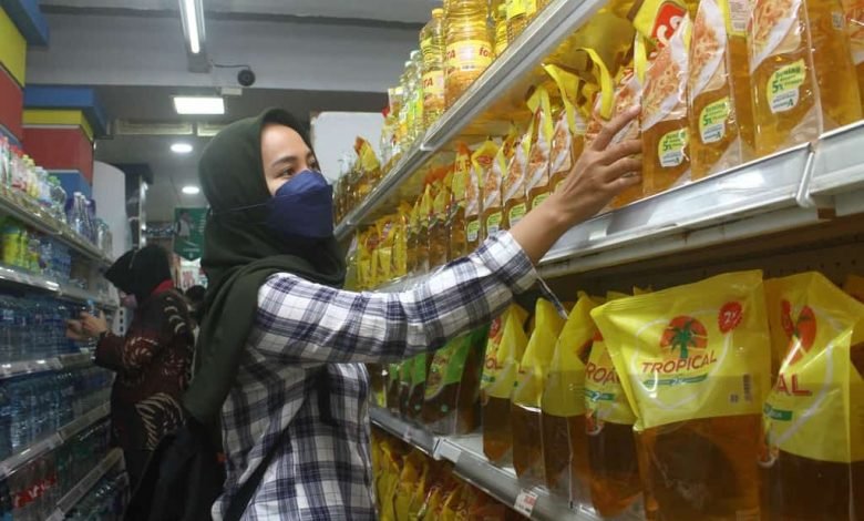Sah! Dibikin Satu Harga, Minyak Goreng Turun Jadi Rp 14.000 per Liter