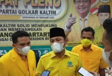 Ketua DPD Golkar Kaltim Rudi Mas'ud saat diwawancarai awak media. (Istimewa)