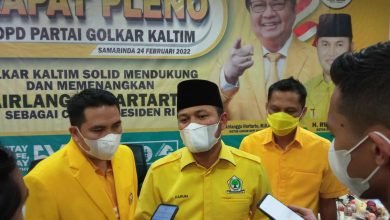 Ketua DPD Golkar Kaltim Rudi Mas'ud saat diwawancarai awak media. (Istimewa)