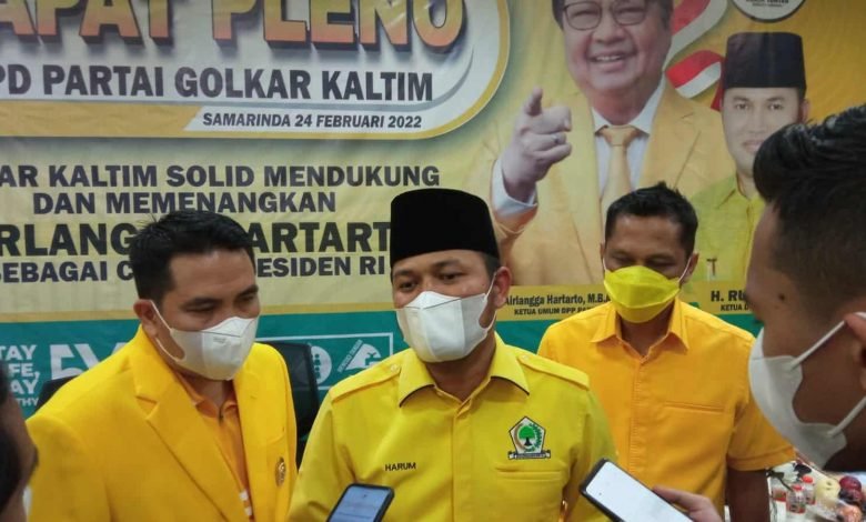 Ketua DPD Golkar Kaltim Rudi Mas'ud saat diwawancarai awak media. (Istimewa)