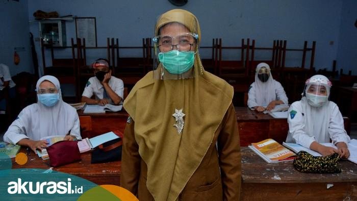 Hore, 173 Ribu Guru Honorer Teken Kontrak Jadi ASN Pasca Lulus Tes PPPK