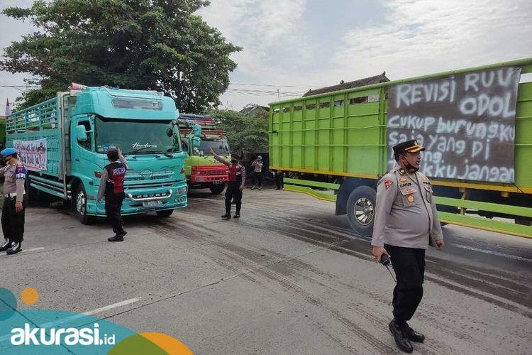 Ratusan Sopir Truk Demo di Kudus, Blokir Jalan Lingkar Selatan