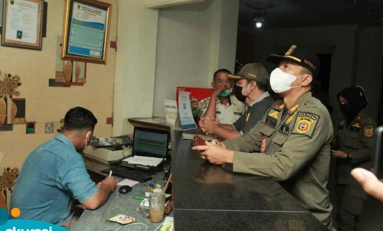 Razia Hotel Melati, Satpol PP Ciduk Puluhan Pasangan
