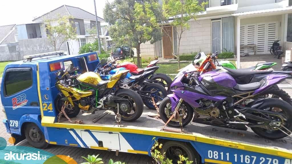 Polisi Sita Aset Doni Salmanan: Porsche Rp 4 M- Belasan Motor Sport dan Moge