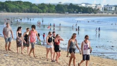 Imbas Serangan ke Ukraina, Turis Rusia di Bali Tak Bisa Tarik Uang