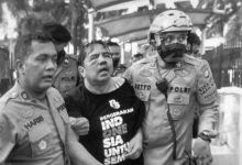 Ade Armando Babak Belur Dikeroyok Massa, Polisi Ungkap Kondisinya Memperihatinkan