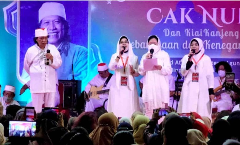 Ceramah di Markas PDIP, Cak Nun: Presiden Sekarang Belum Tepat untuk Indonesia