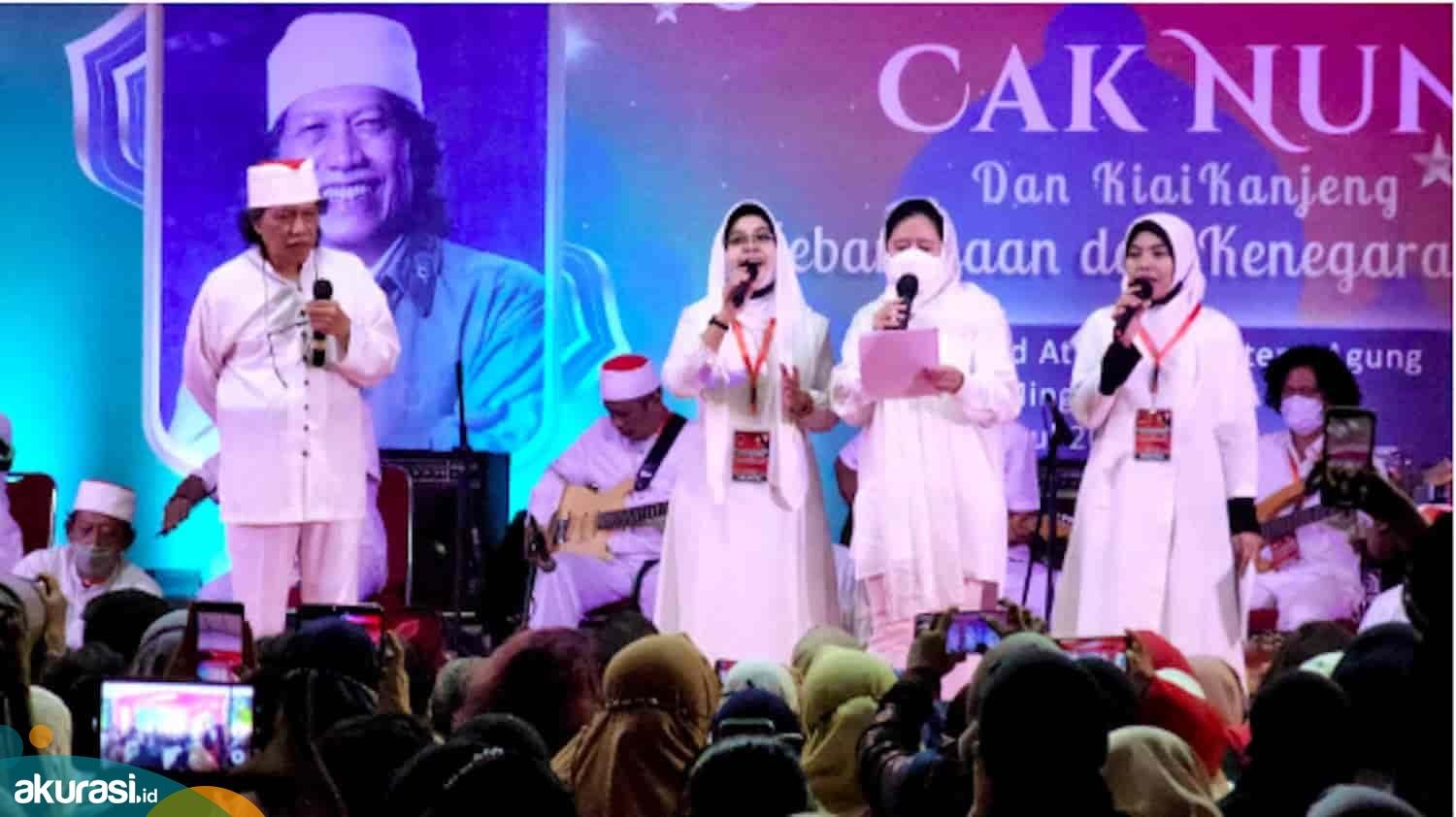 Ceramah di Markas PDIP, Cak Nun: Presiden Sekarang Belum Tepat untuk Indonesia