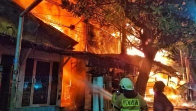 Pasar Gembrong Kebakaran, 400 Bangunan Ludes, Kerugian Rp 1,5 Miliar