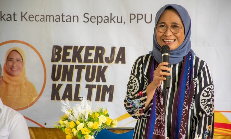 Penyerahan SK PPPK Guru di Kaltim, Hetifah: Perjuangan Guru Honorer Belum Selesai