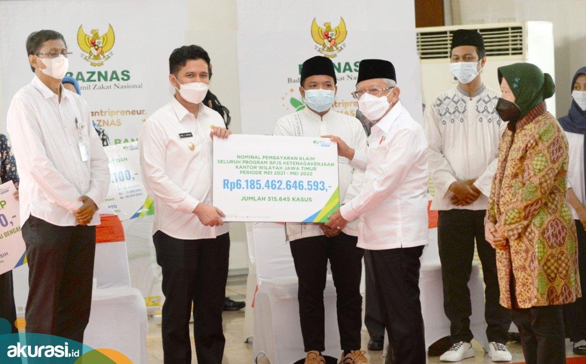 Wapres Serahkan Manfaat Program dan Beasiswa BPJS Ketenagakerjaan Senilai 2,2 Miliar Kepada Pekerja dan Keluarganya