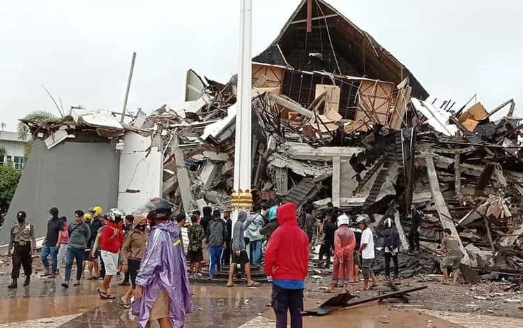 Mamuju Sulbar Diguncang Gempa M 5,8