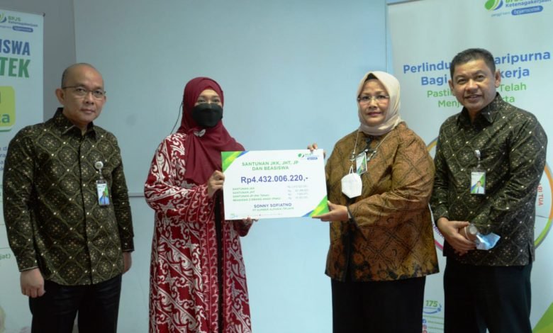 BPJS Ketenagakerjaan Berikan Manfaat Kecelakaan Kerja Meninggal Dunia Saat WFH Rp4,4 Miliar