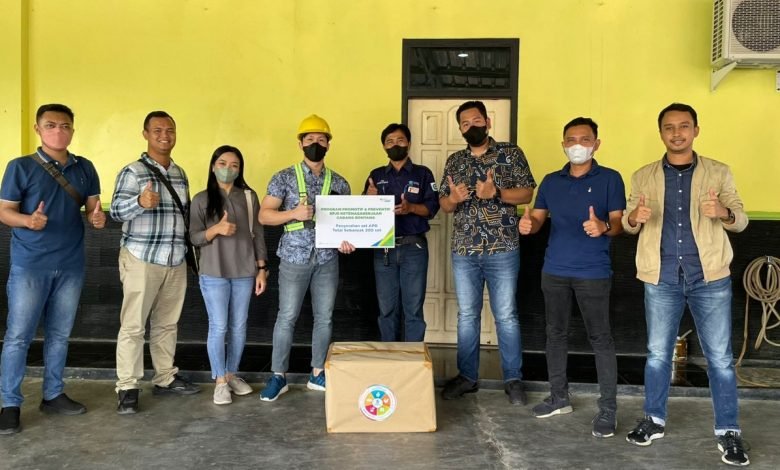 BPJS Ketenagakerjaan Cabang Bontang Serahkan Bantuan APD Kepada Empat Perusahaan Peserta Jaminan Sosial