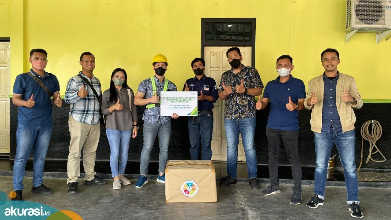 BPJS Ketenagakerjaan Cabang Bontang Serahkan Bantuan APD Kepada Empat Perusahaan Peserta Jaminan Sosial