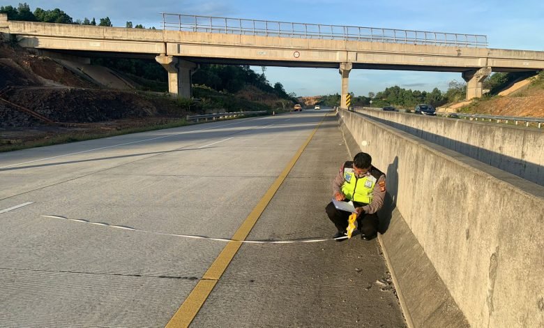 Pulang dari Jawa, Cucu dan Nenek Tewas Terlibat Kecelakaan di Tol Balsam