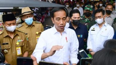 Jokowi Ungkap Alasan Larangan Penjualan Rokok Batangan