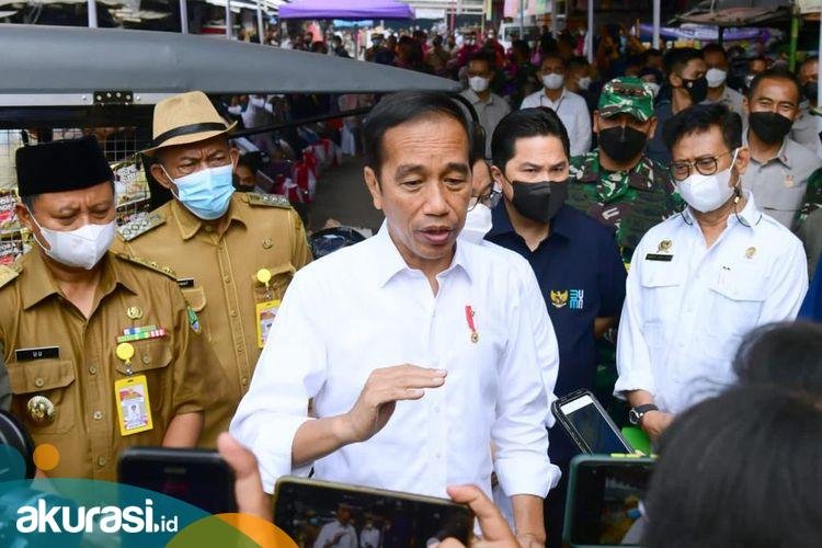 Jokowi Ungkap Alasan Larangan Penjualan Rokok Batangan