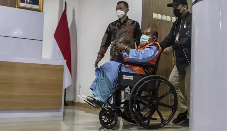 KPK Tangguhkan Penahanan Lukas Enembe Karena Kondisi Kesehatan
