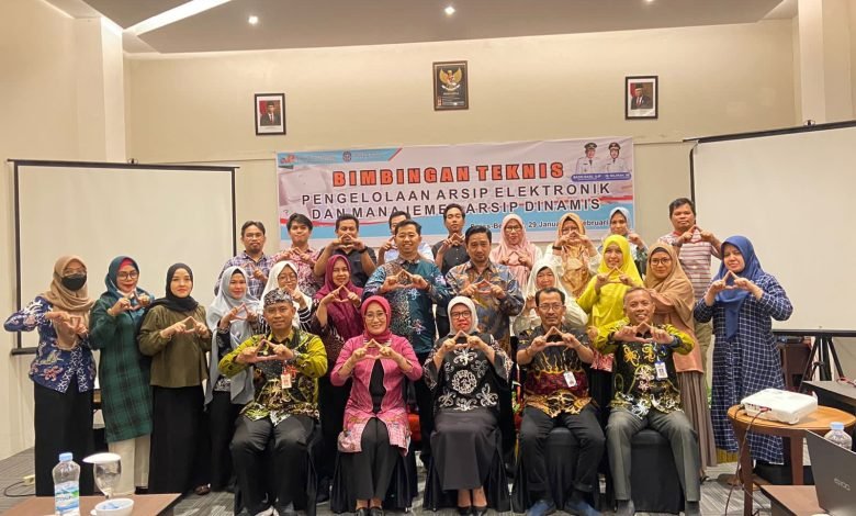 Pemerintah Kota Bontang melakukan langkah strategis meningkatkan kualitas pengelolaan arsip, dengan berikan pembekalan SDM pengelola arsip. (ist)