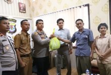 Keluarga Serahkan Pakaian Korban Penembakan di Malinau, Wakapolda Kaltara: Kami Serius Menangani Masalah Ini