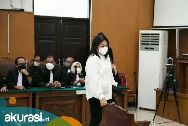 Hakim Vonis Putri Candrawathi 20 Tahun Penjara