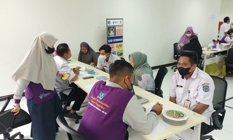 BKPSDM Bontang melakukan pengecekan kesehatan dengan pendampingan tenaga kesehatan dari dinas kesehatan Kota Bontang. (ist)