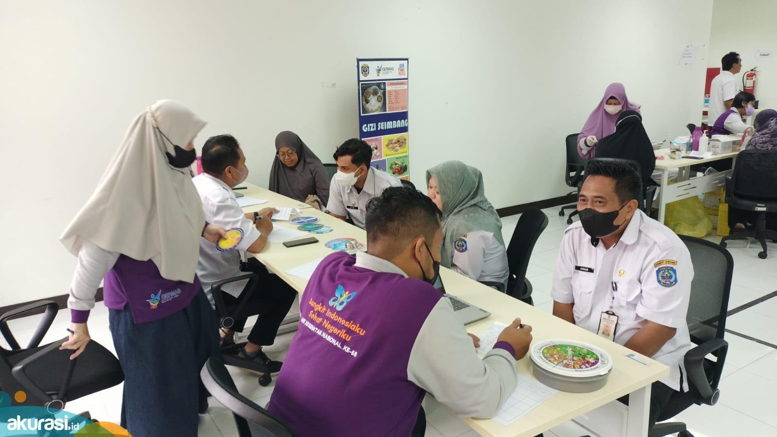 BKPSDM Bontang melakukan pengecekan kesehatan dengan pendampingan tenaga kesehatan dari dinas kesehatan Kota Bontang. (ist)