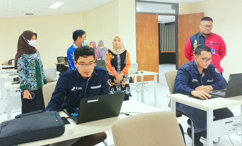 Tim Panselnas BKN melakukan pemeriksaan langsung seluruh perangkat dan fasilitas untuk seleksi PPPK. (ist)