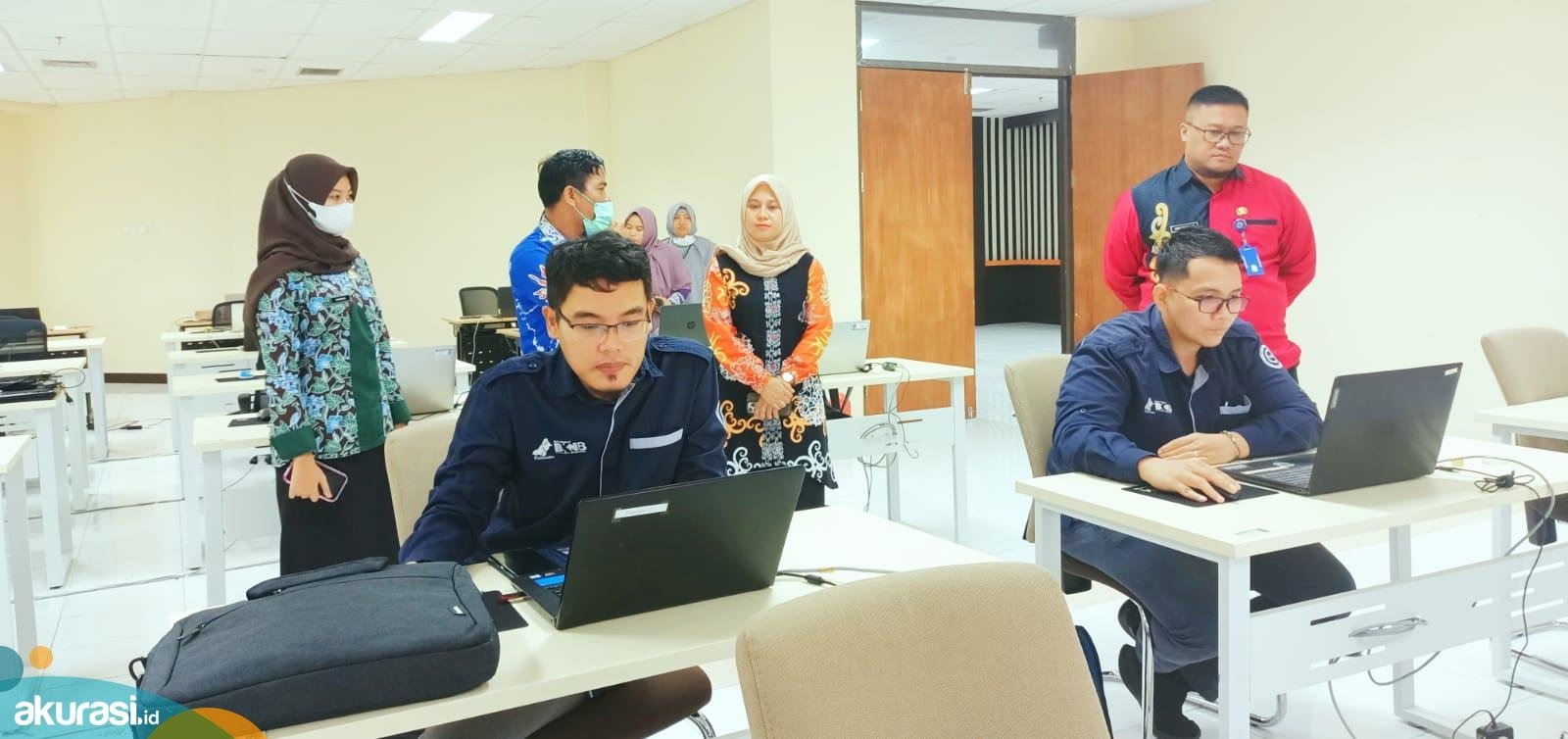 Tim Panselnas BKN melakukan pemeriksaan langsung seluruh perangkat dan fasilitas untuk seleksi PPPK. (ist)