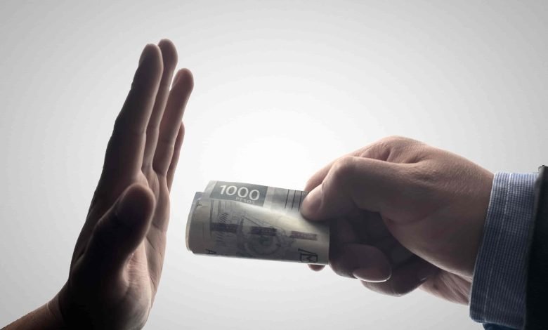 Dari Zaman Dahulu Hingga Skandal Modern: Menelusuri Evolusi Korupsi