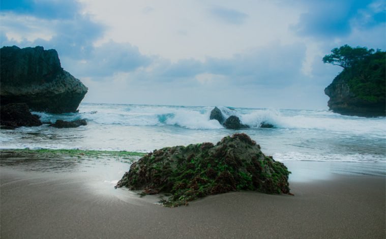 Mengungkap Ketenangan: Menjelajahi Pantai Pangandaran, Retret Utama Pariwisata Indonesia