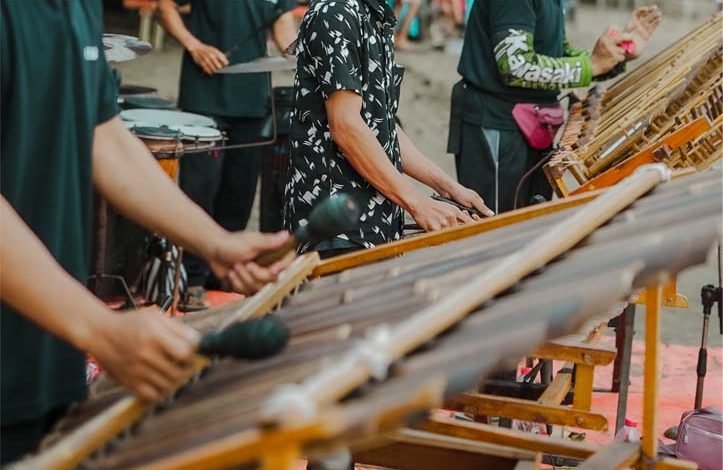 Prestasi yang Belum Pernah Ada Sebelumnya: Bagaimana Indonesia Mencetak Rekor Dunia untuk Pertunjukan Angklung Terbesar