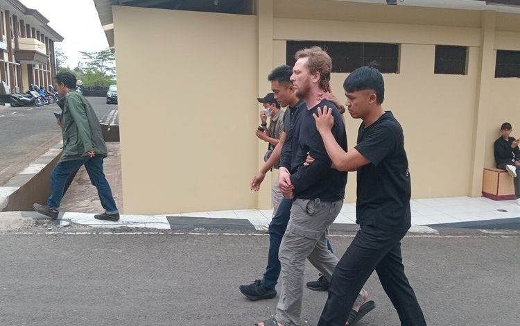 Warga Negara Asing (WNA) Tusuk Mertua di Bogor: Tragedi Kekerasan Keluarga yang Mengguncang