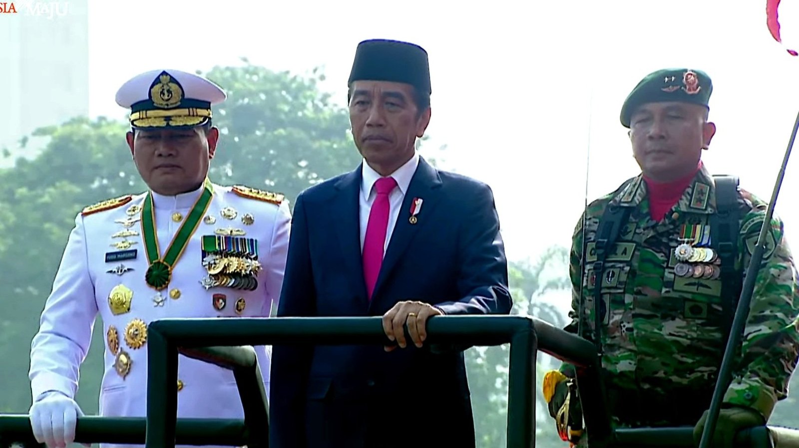 Presiden Jokowi dan Anggota Kabinet Turut Merayakan Hari Ulang Tahun TNI