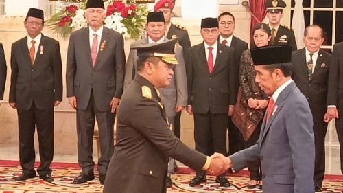 Jokowi Melantik Menantu Luhut, Jenderal Maruli Simanjuntak, Sebagai Kepala Staf Angkatan Darat (KSAD): Kepemimpinan Baru dan Tantangan Strategis